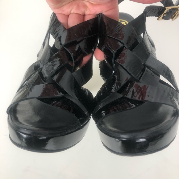 Tory Burch Patent Leather Wedge Heel Sandals 9 - Picture 7 of 9